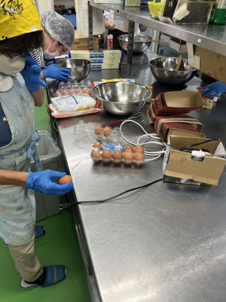 第二調理室でお弁当に入れるお菓子作り♪